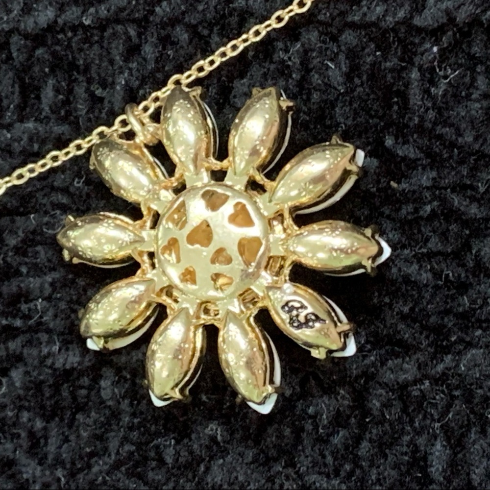 BETSEY JOHNSON SPARKLING DAISY NECKLACE AND EARRINGS SET! - Picture 10 of 11